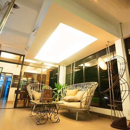 Avenue One Hotel Upper Digos Extérieur photo